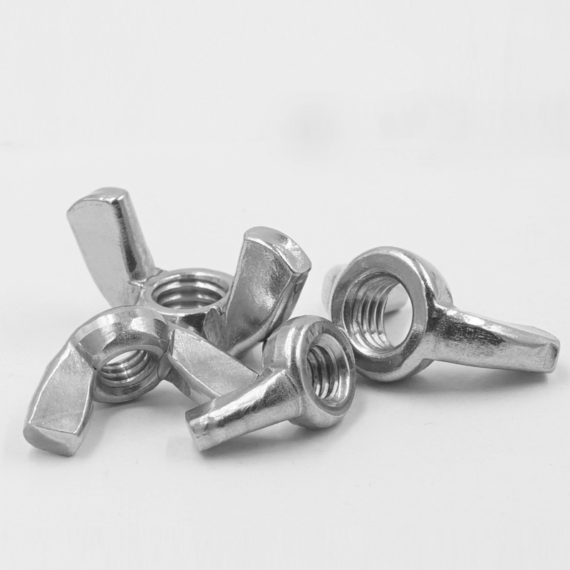 الجوز الجناح مع أجنحة مدورة